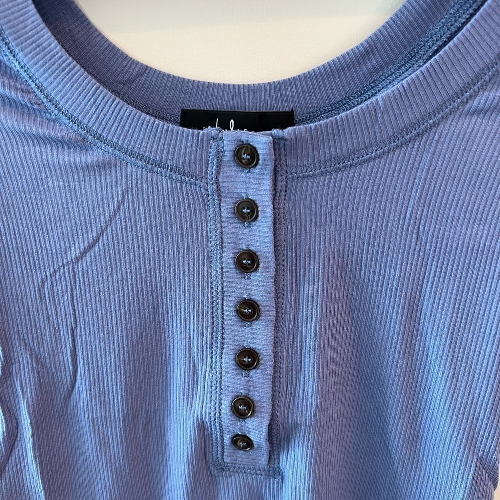 NWT Lulus Short Sleeve Ribbed Rounded Neckline Size S - Picture 4 of 10